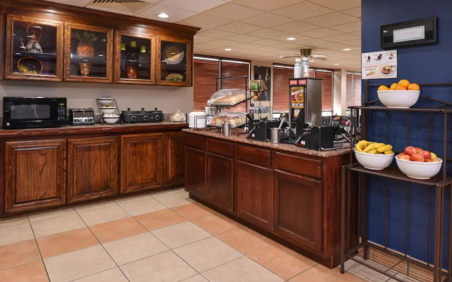 New Victorian Inn & Suites