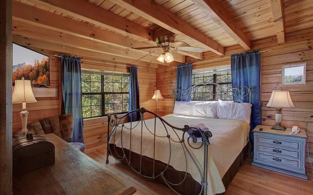 A Stellar 2bed 2bath Minutes to Parkway