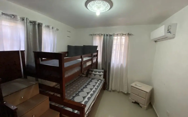 Spacious 3-bedroom Apartment in Santo Domingo!