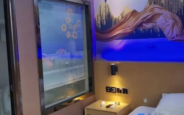 Kunshan Youjian Hotel (Huaqiao Huaxi Park Subway Station)