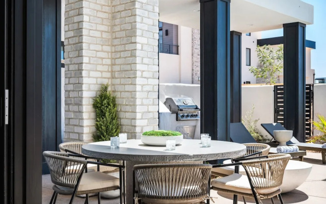 Break Point 6 Bedroom Home