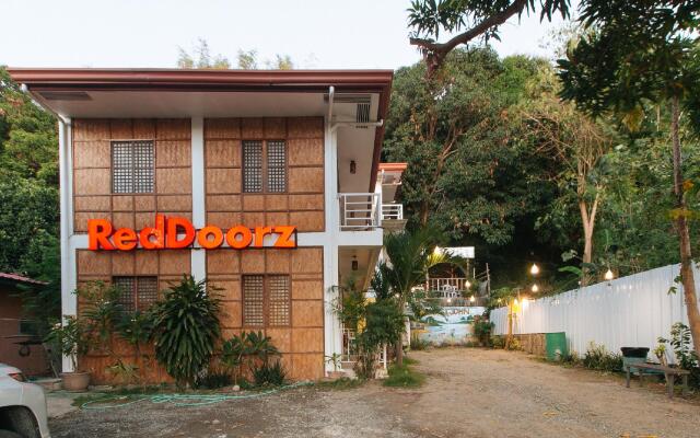 RedDoorz @ Camp Saint John Hotel La Union