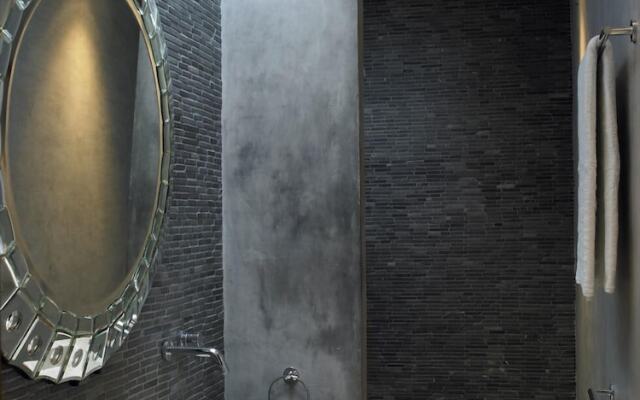 The Giri Residence Hotel & Spa