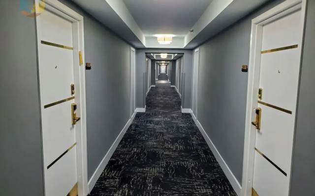 Alexander 521 3 Bedroom Apts by RedAwning