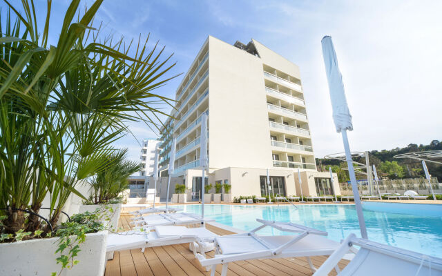 Nautilus Family Hotel