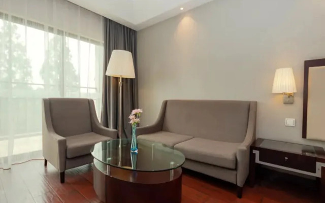 Yitel Shanghai Hongqiao Hub National Convention and Exhibition Center Store