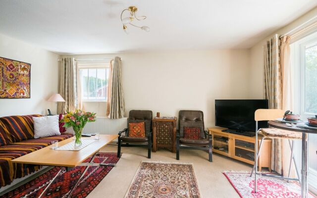 Comfortable Chiswick Home by Ravenscourt Park