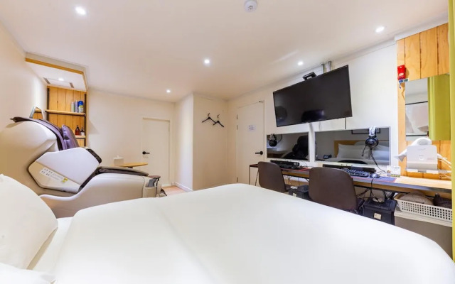 Cheongju Business Hotel JA