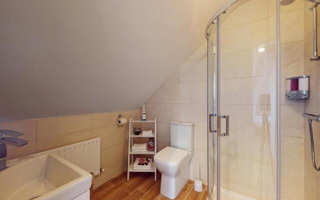 Ross Beach Family Farmhouse B&B