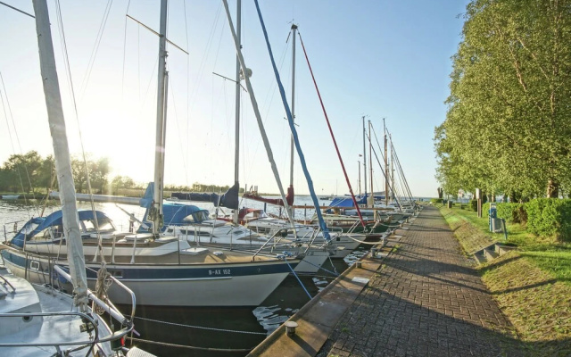 Alluring Holiday Home in Mönkebude near Beach