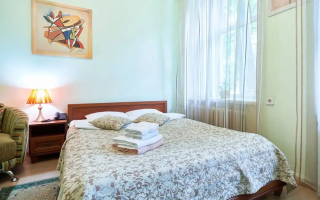 Home-Hotel Bolshaya Zhitomirskaya 4-V