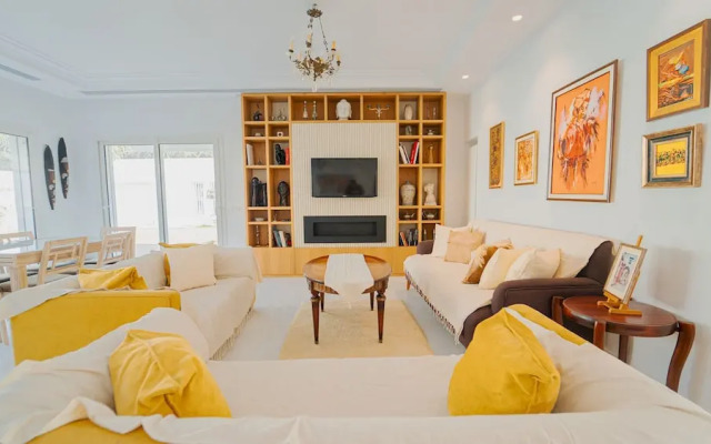 La Marina Secure Seaside With Pool