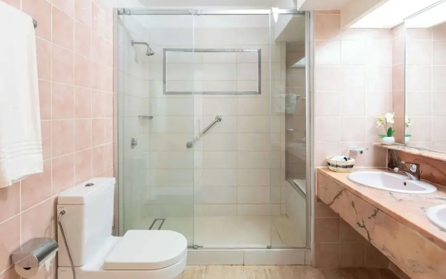 Royal Islander Resort La Plage