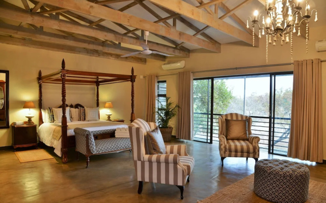 Bushveld Terrace Safari Hotel, Lodge & Spa
