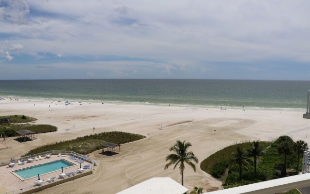 Jamaica Royale - 804 - 2 Br Condo