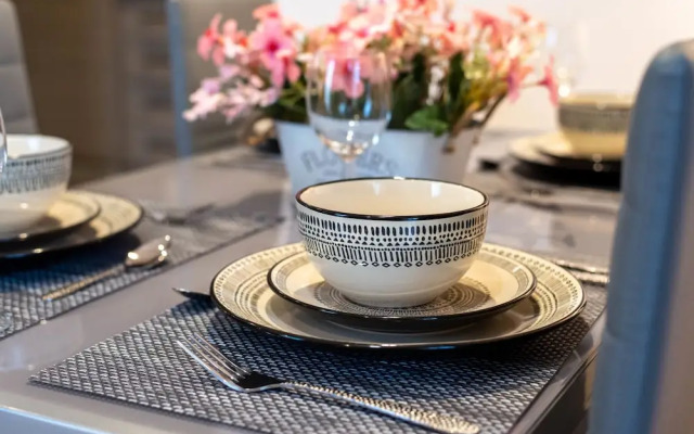 Guestready - Gorgeous 2BR Home With Balcony in Queensbury