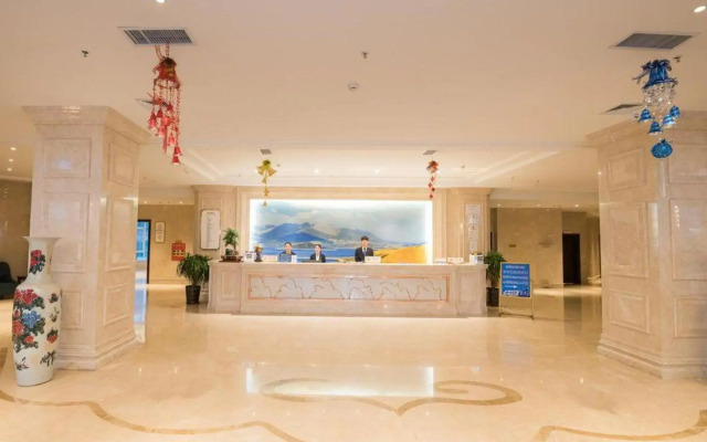 Baofeng International Hotel