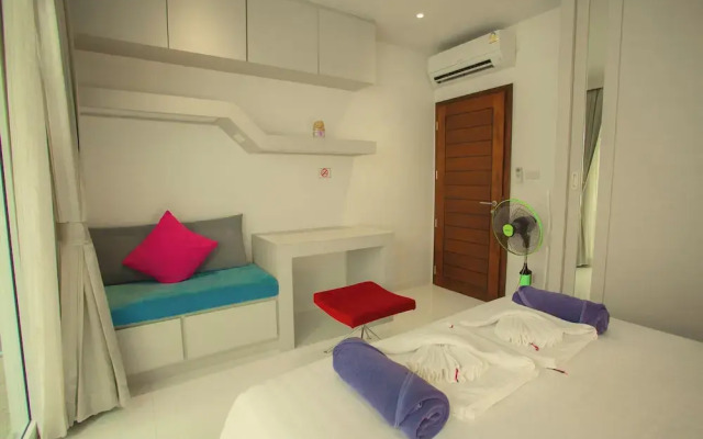Nee Pool Villa