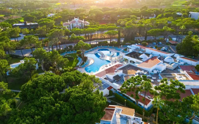Four Seasons Country Club