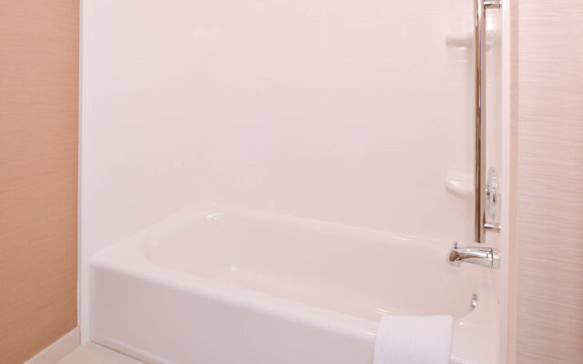 Fairfield Inn & Suites by Marriott Martinsburg