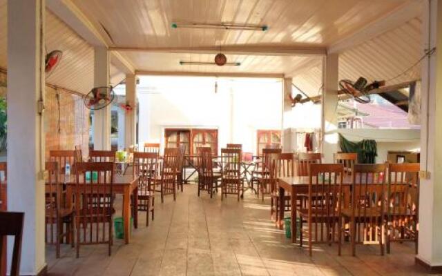 Dok Ban Hotel