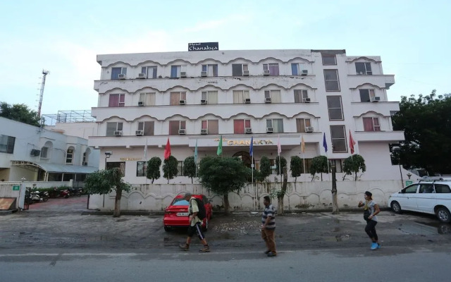 Oyo 19320 Hotel Chanakaya