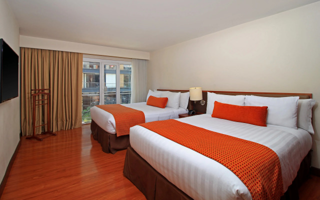 Windsor House Inn By Geh Suites