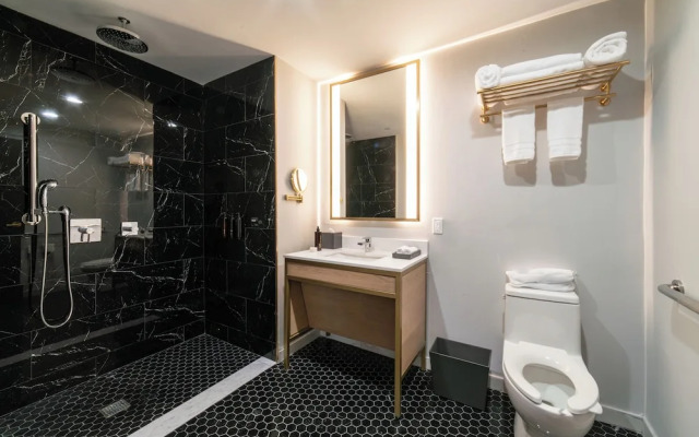 Iris Hotel Boston