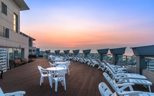 Aimi Jeju Beach Hotel