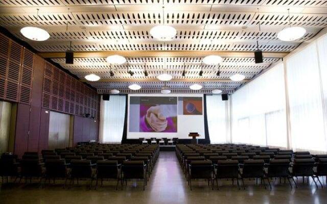 Swiss Re Centre for Global Dialogue
