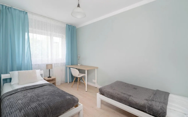 Bukowska Biurko & Smarttv by Renters