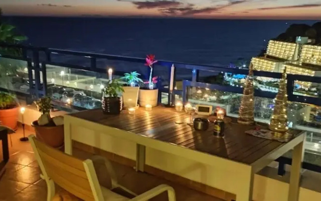 Sunny Modern Apartment - Sea View and Beach Access