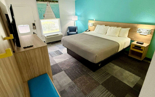 Days Inn by Wyndham Eglin AFB