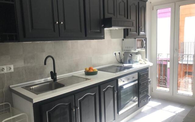 Modern Homely Beach Side Apartment