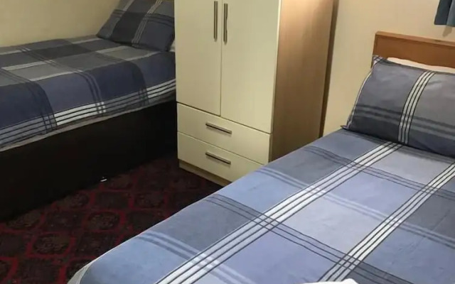 Shanahans B&B with Sports Bar