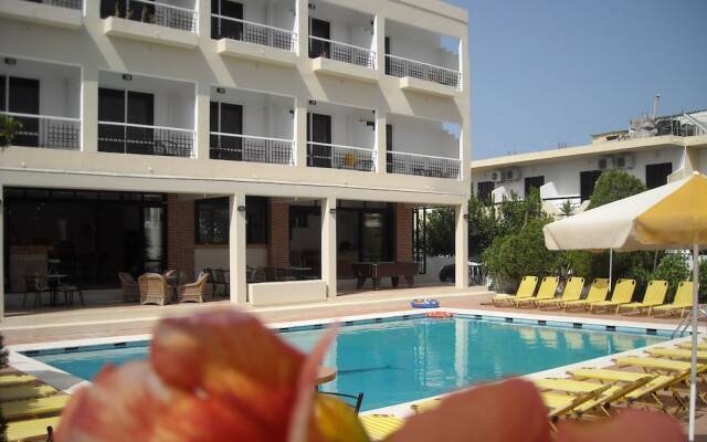 Mikes House Hotel