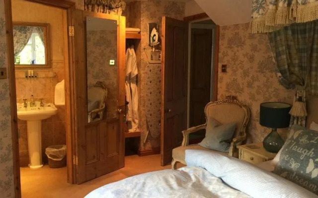 The Chestnuts Hotel