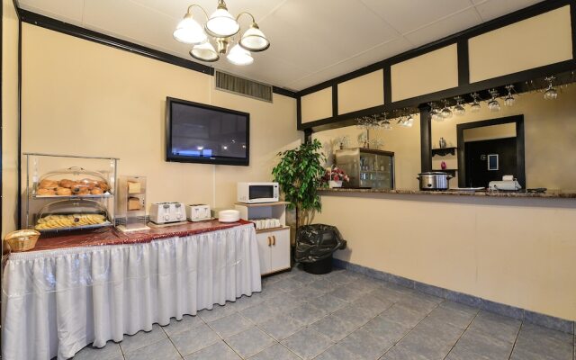Canadas Best Value Inn and Suites Woodstock
