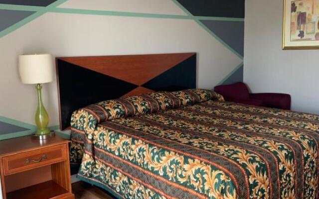 Royal Inn & Suites