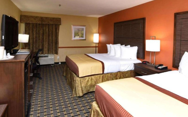 Holiday Inn Express & Suites Eagle Pass by IHG