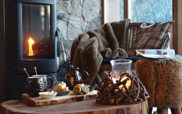 New House With Infrared Sauna and Stunning Mountain Views