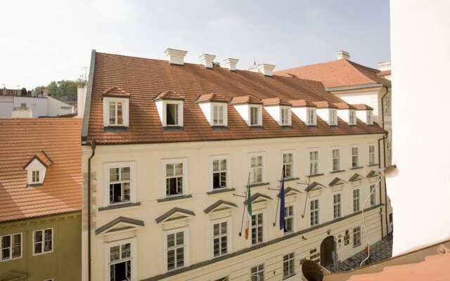 Lesser Town Square - Prague Apartments