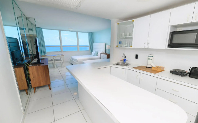 SeaStays Apartments