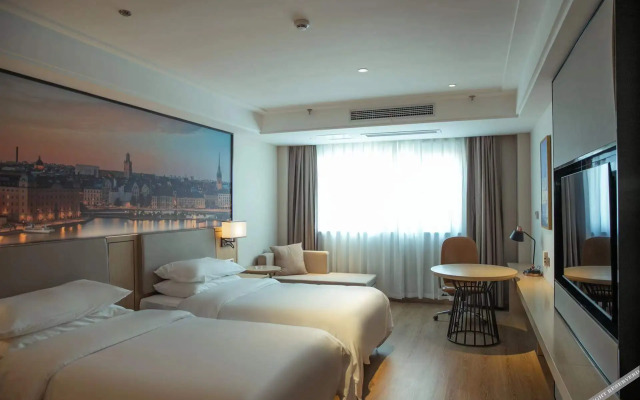 Vienna Hotel (Liyang Municipal Government Bayaihan Store)