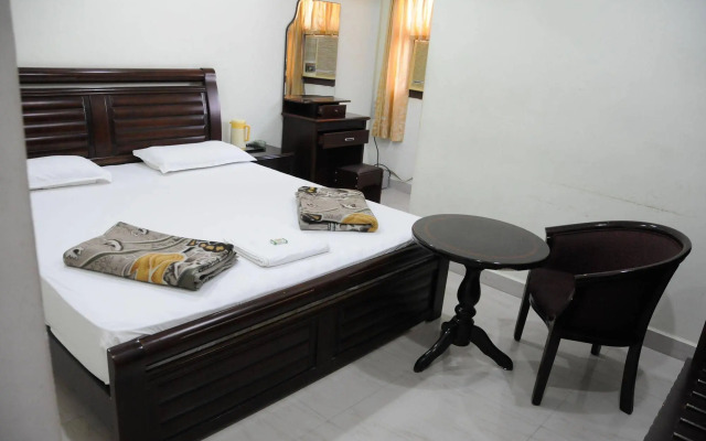 Lloyds Guest House - Royapettah