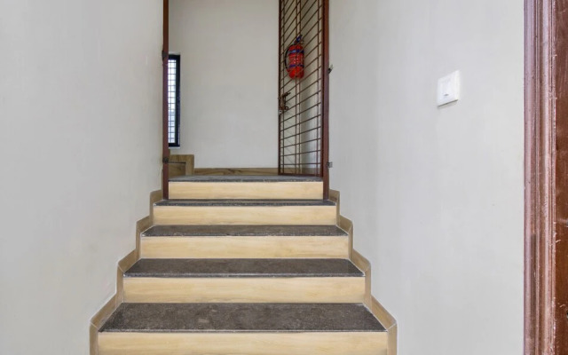 Itsy Hotels Shri Guru Service Apartment