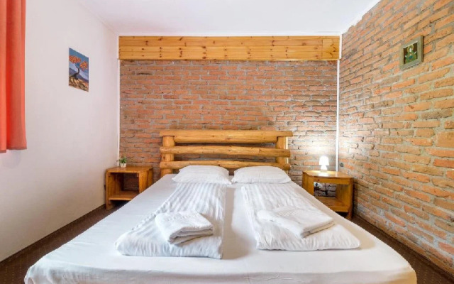 . Hotel Craiul Crailor