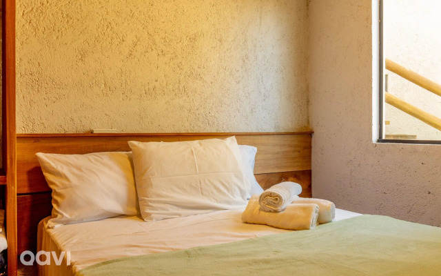 Casa com Piscina Privativa Lambari 06 by Qavi