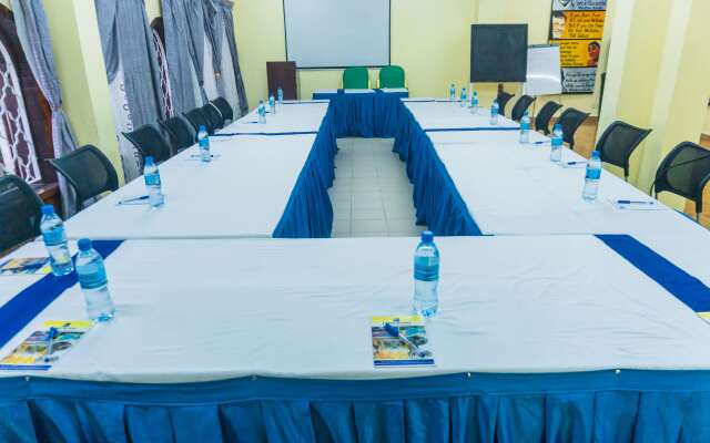 Best Western Jangwani Sea Breeze Hotel