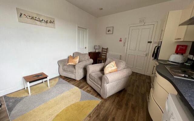 Stylish 2nd Floor Georgian 1 Bedroom Apartment